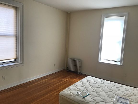 5th image of 1060 Ocean Ave #E6