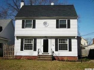 2612 Hampton Rd, Rocky River, OH 44116