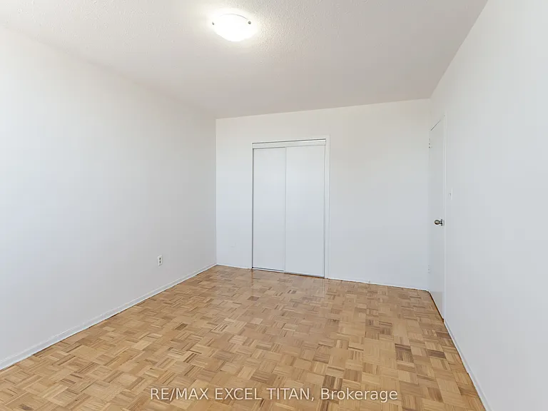 1385 Midland Ave #611 — Photo 11