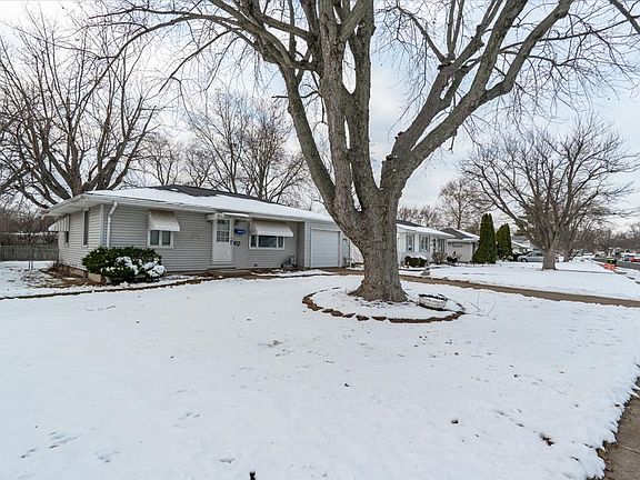 2nd image of 2625 N Victoria Ave