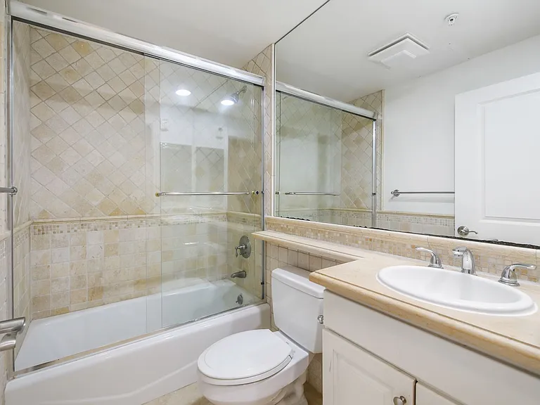 2306 Fox Hills Dr — Photo 20