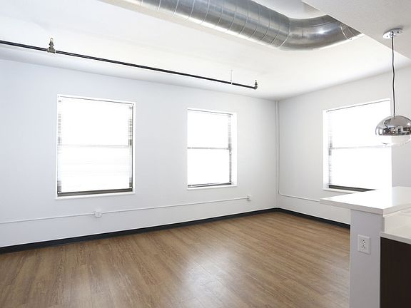 4th image of 101 W 11th St APT 1107