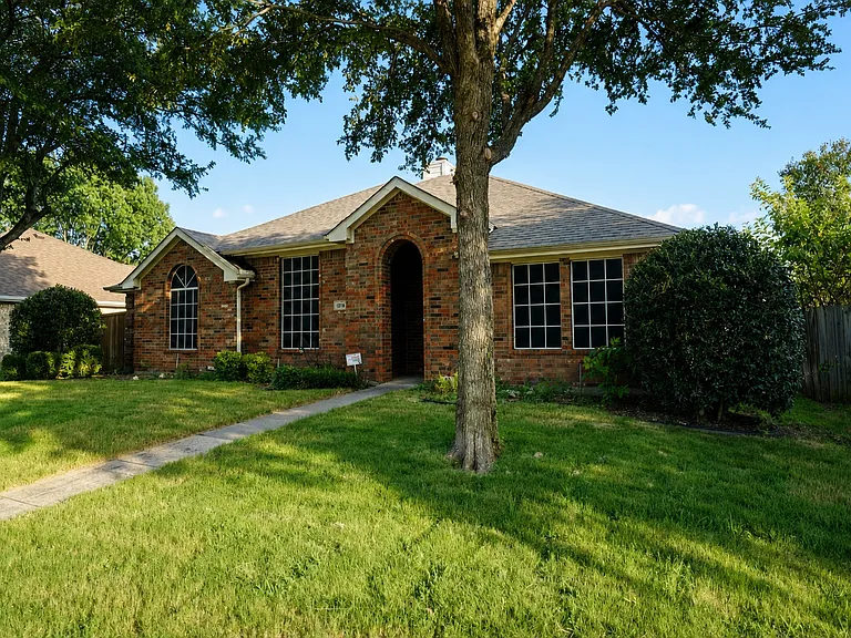 1816 Caddo Lake Dr — Photo 2