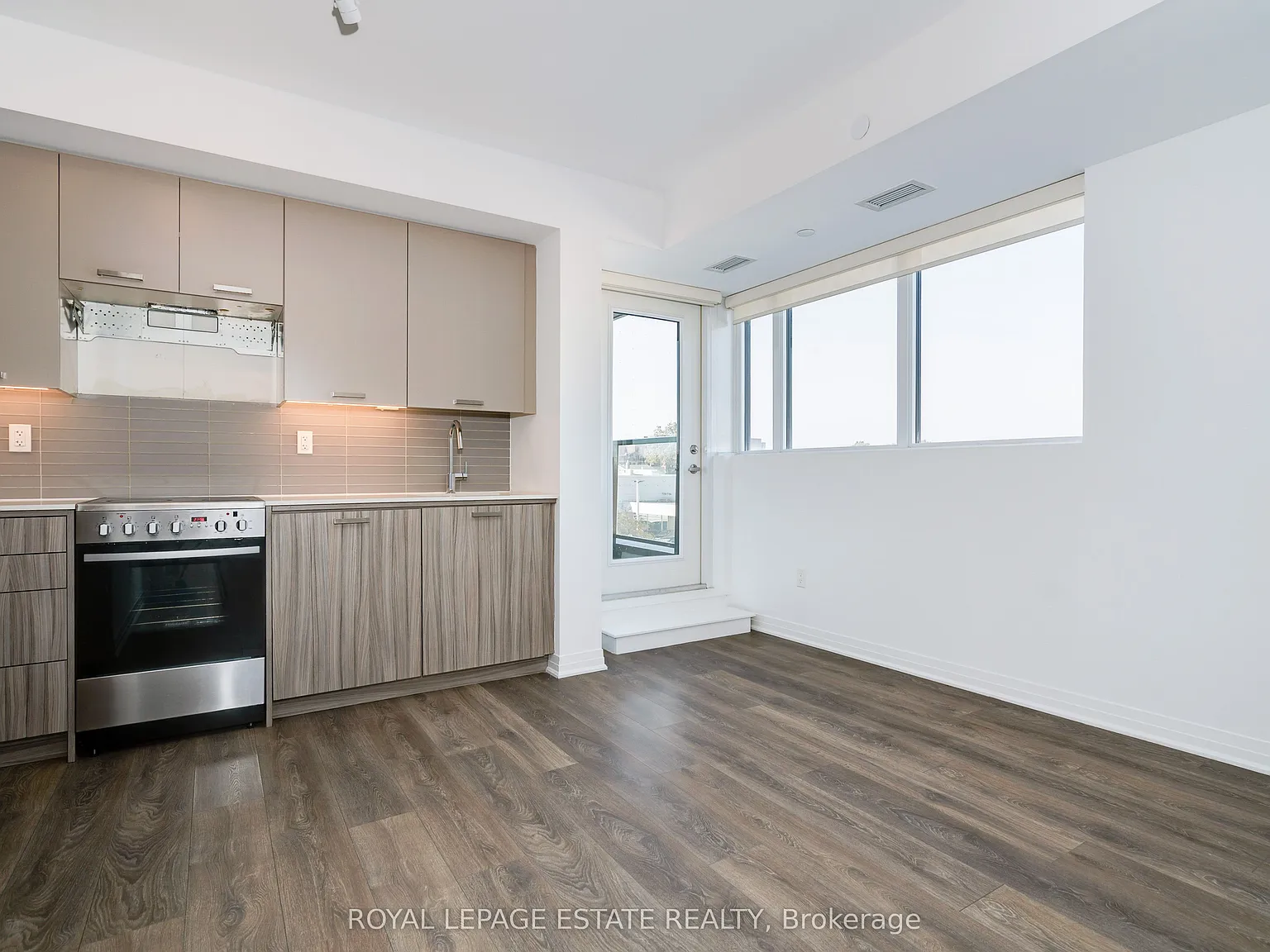 2301 Danforth Ave — Photo 2