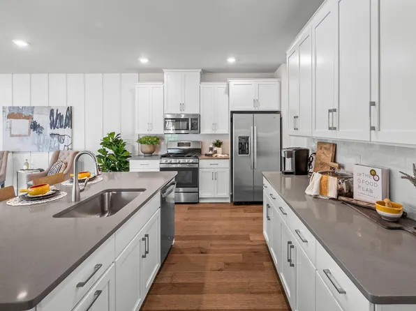 757 Peony St, Spring City, PA 19475