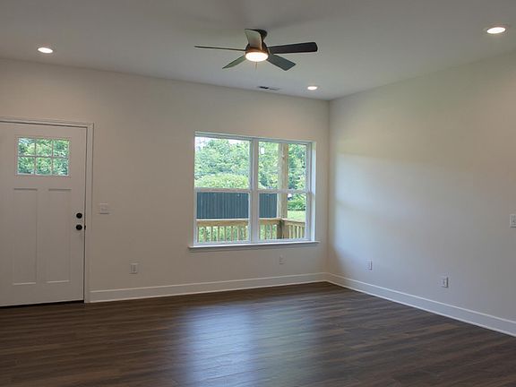 5th image of 729 Walker Ave