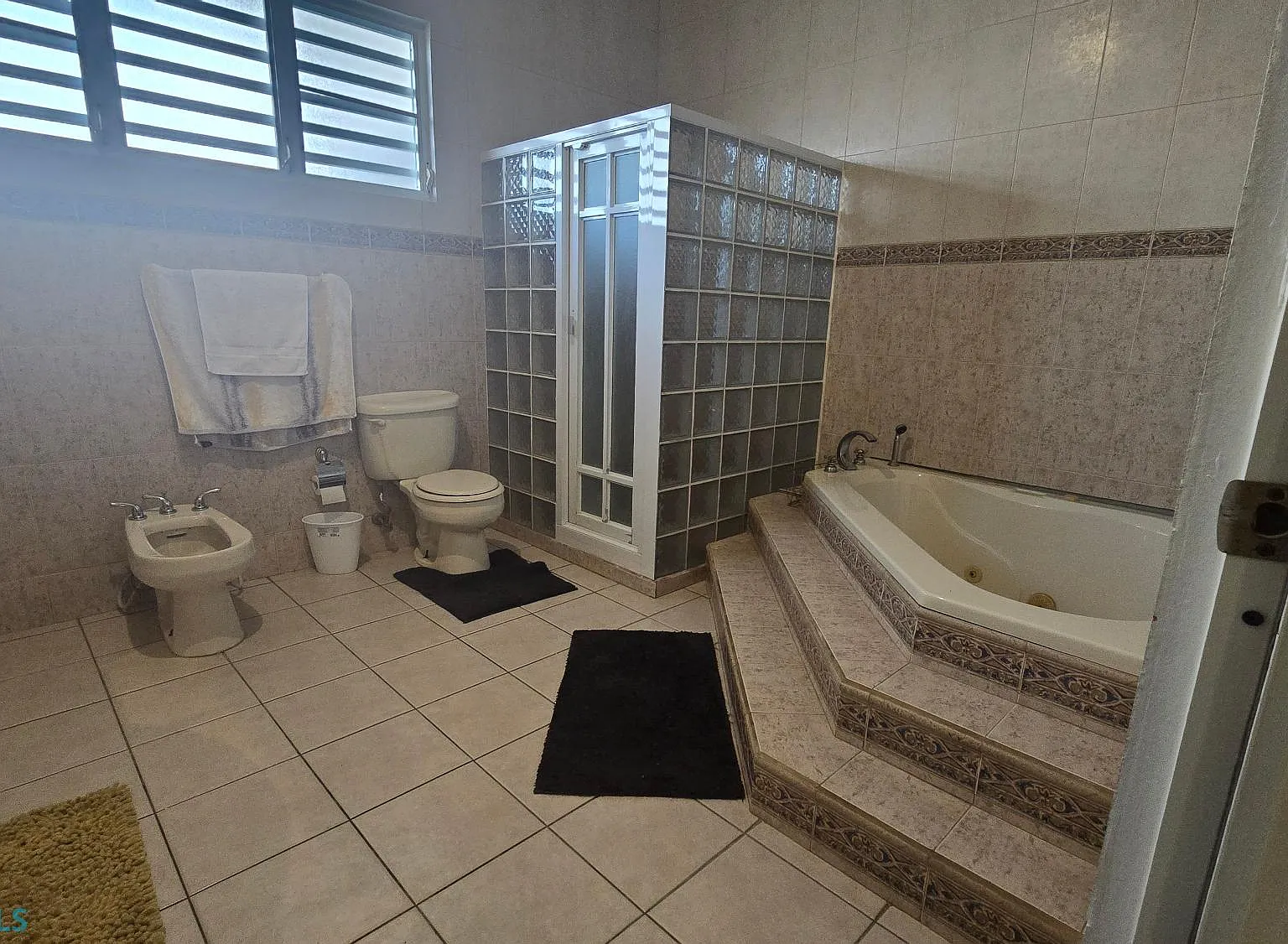 3 bed, 2.0 bath, $1,600 — Photo 3