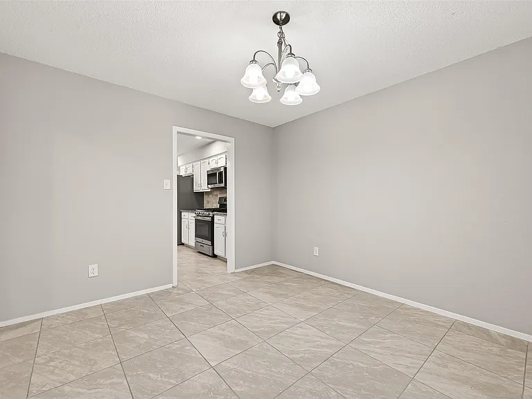 927 Comstock Springs Dr — Photo 35
