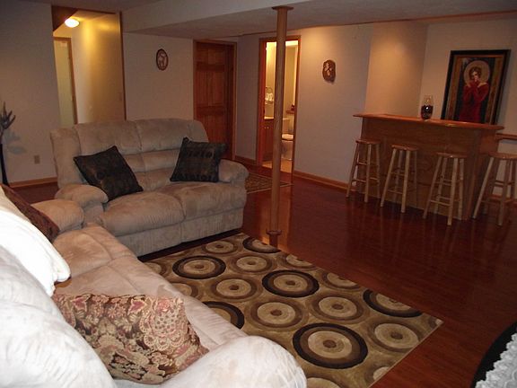 Finished Basement/Rec Room