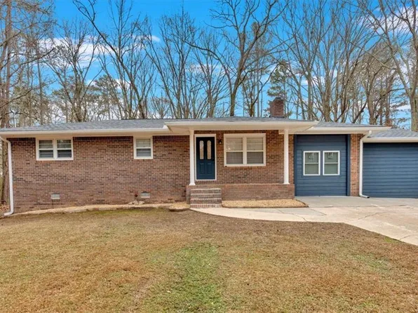 295 Robinson Dr, Carrollton, GA 30117