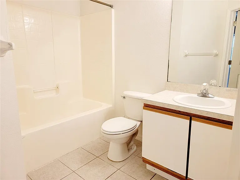 6410 Cypressdale Dr #201 — Photo 14