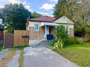 112 Allan St, Whitby, ON L1N 3S7