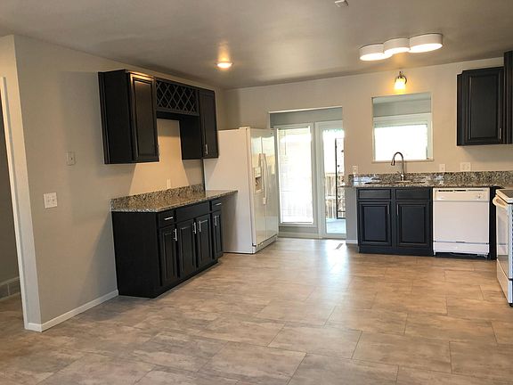 Kitchen & Backyard Patio Access