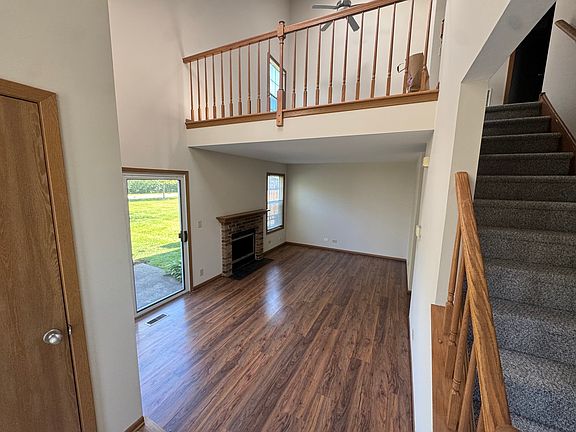 2nd image of 267 Yorkshire Ct
