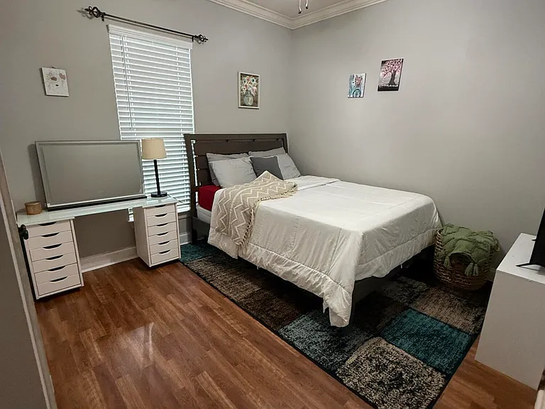 1101 Christopher St — Photo 37