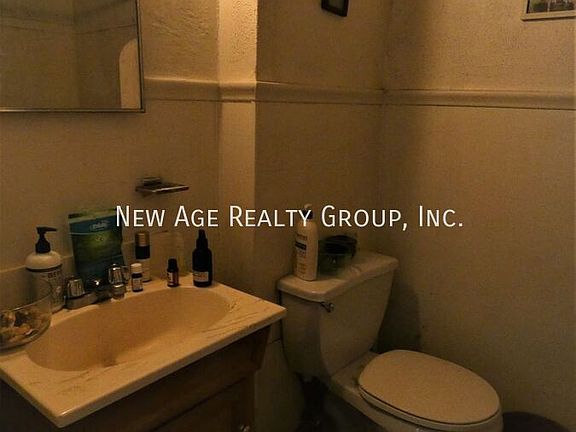 2nd image of 4816 Cedar Ave APT 3F