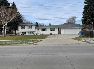 1435 20th Ave S, Fargo, ND 58103