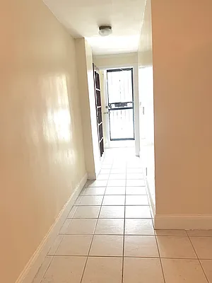 Rented by R New York | media 32