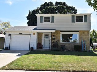 8537 W Hayes Pl, West Allis, WI 53227