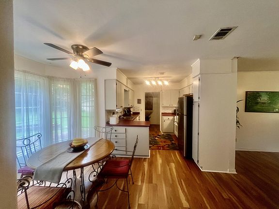 4th image of 77 Azalea Dr