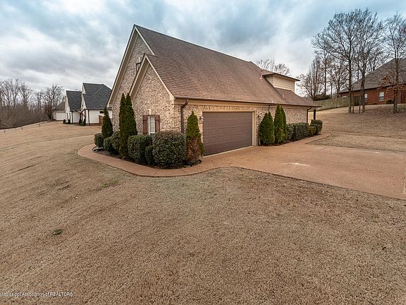 2nd image of 2152 Belmarie Dr