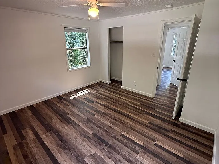 806 Armory Dr #B — Photo 6