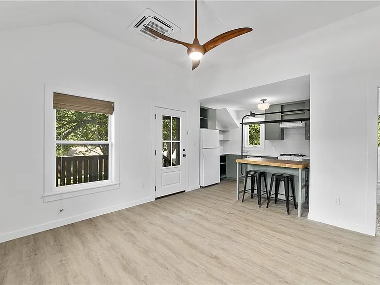 7505 Grover Ave #GARAGE B — Photo 9
