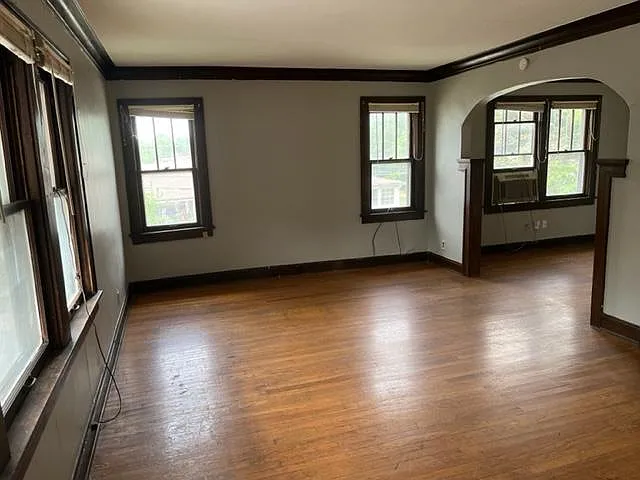 2 bed, 1000 sqft, $795 — Photo 2