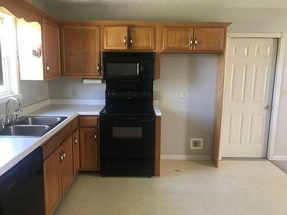4th image of 102 Mayberry Dr