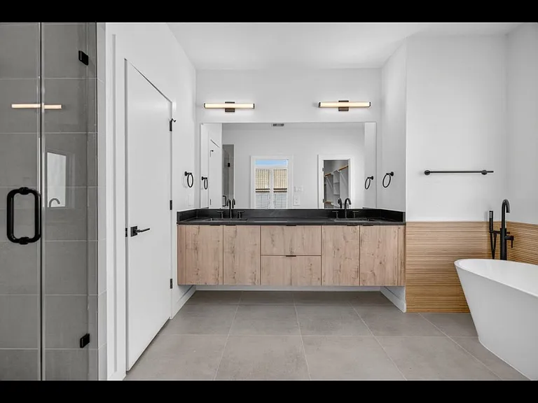 1016 W Patton St — Photo 5