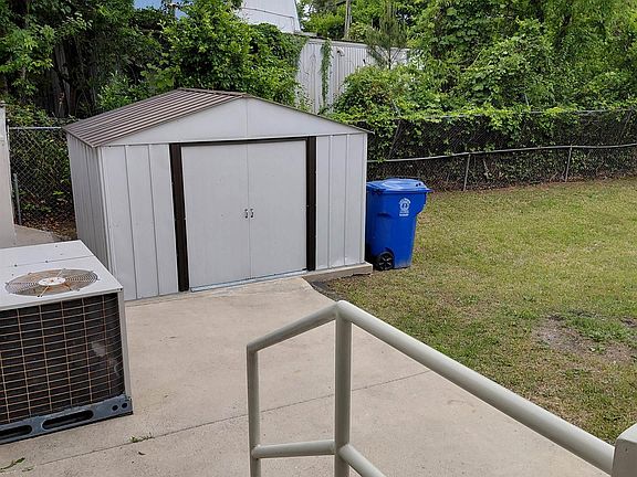 3rd image of 2913 English Ave