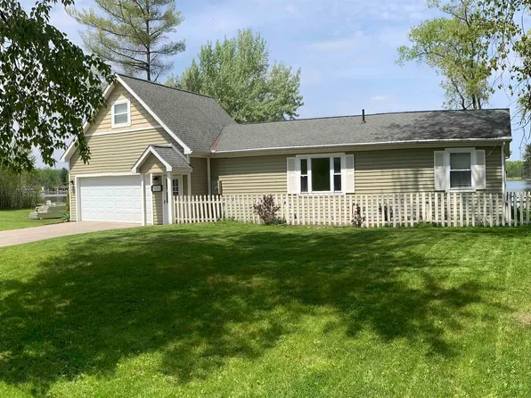 1896 Lakewood Dr, Gladwin, MI 48624