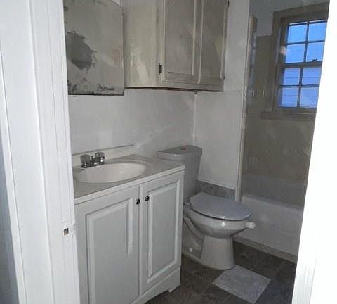 4th image of 2723 E Oklahoma Pl