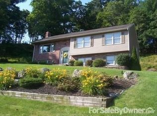 10 New Village Rd, Woburn, MA 01801