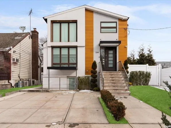 544 Oxford Road, Cedarhurst, NY 11516