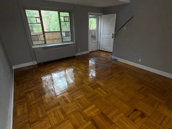 (undisclosed Address), Fresh Meadows, NY 11365