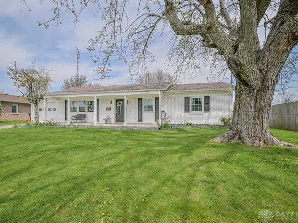 303 Villa Dr, New Carlisle, OH 45344