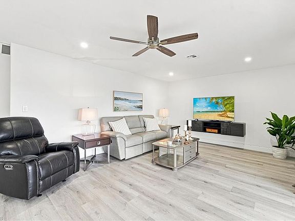 3rd image of 105 Harrison RD #2