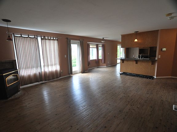 5th image of 4108 227th Avenue Ct E