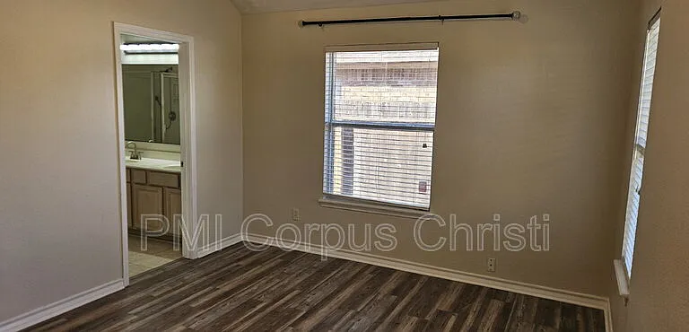 7806 Jim Wells Dr — Photo 10