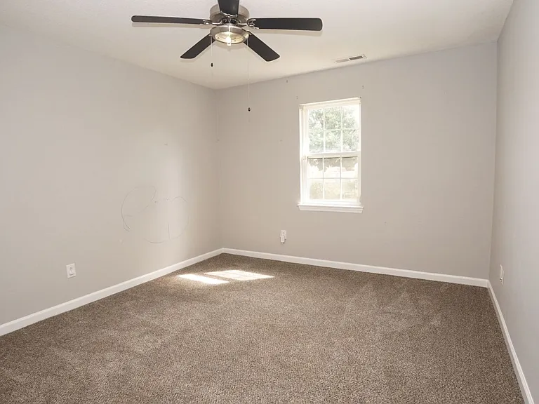 103 Eastgate Dr — Photo 16