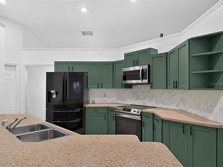 13405 SW 86th Ave — Photo 5