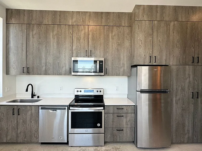 Jackwill Flats — Photo 1