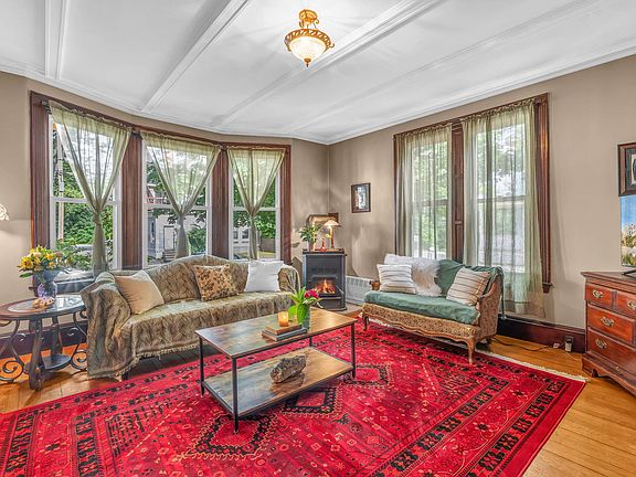 4th image of 21 Laurel Avenue