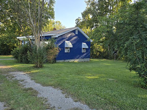 2nd image of 72 McQueen St