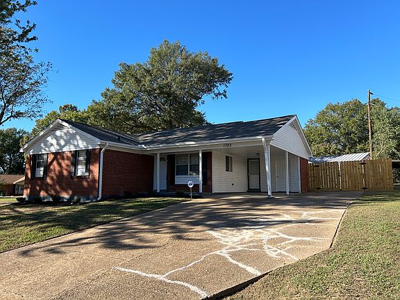 2nd image of 1702 Brookhaven Dr