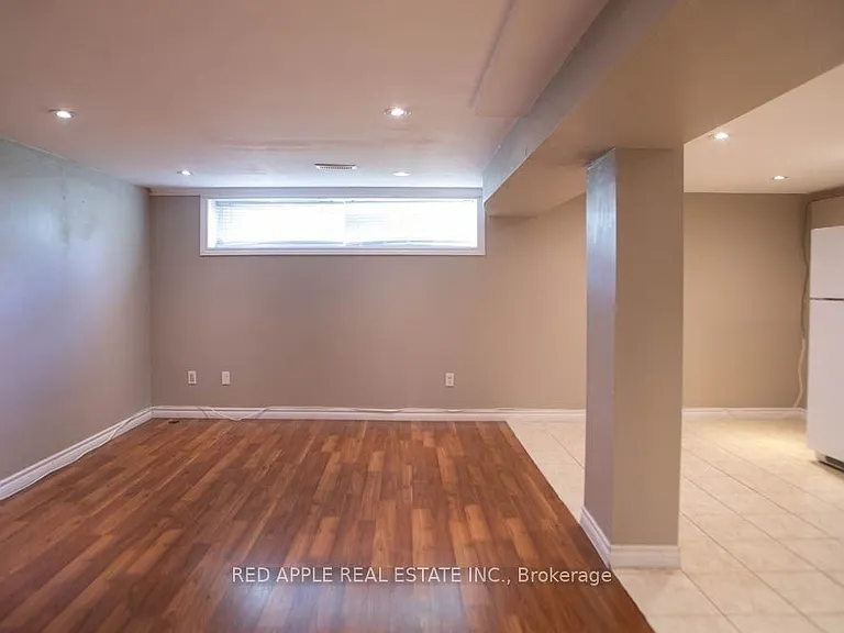 126 Longford Dr — Photo 11