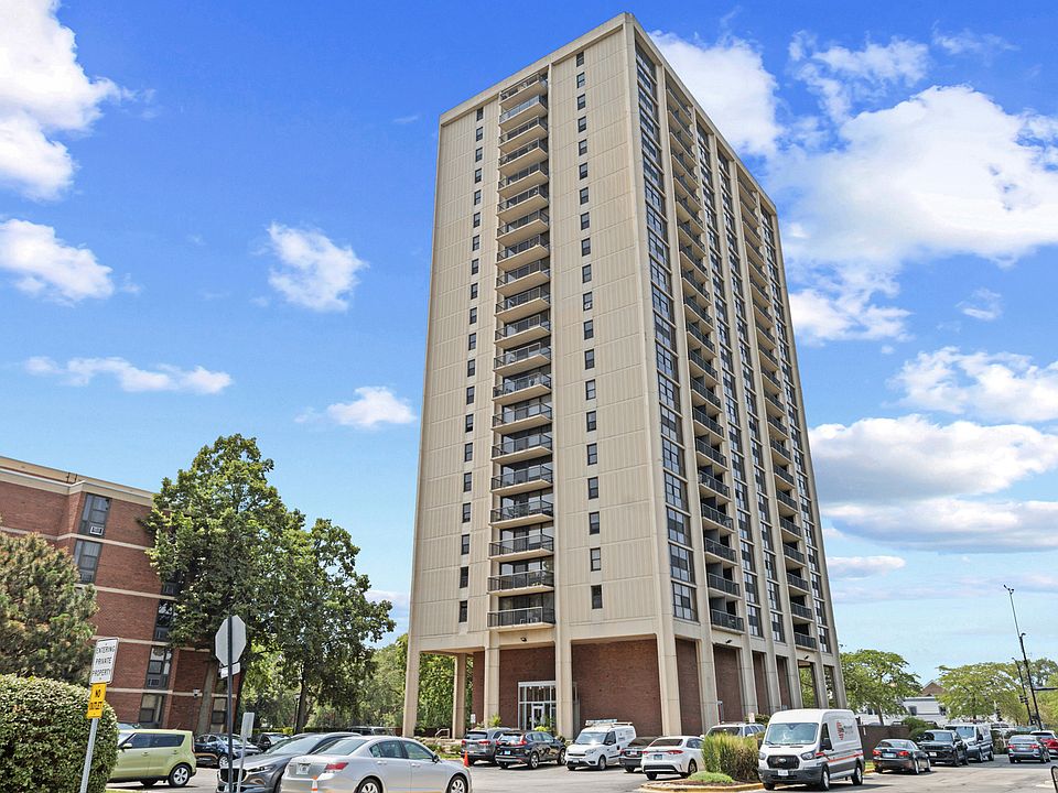 1st image of 2901 S Michigan Ave APT 405