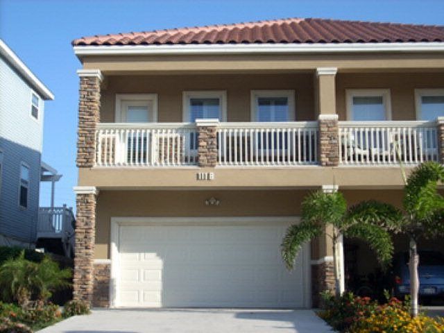 1st image of 111 E Lantana St
