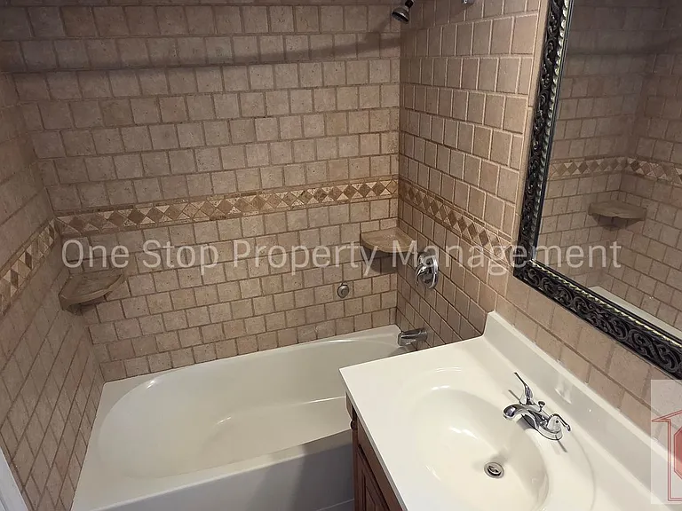 2111 N 49th St — Photo 31